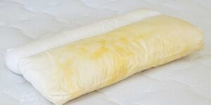 Cómo lavar almohadas con vinagre y bicarbonato